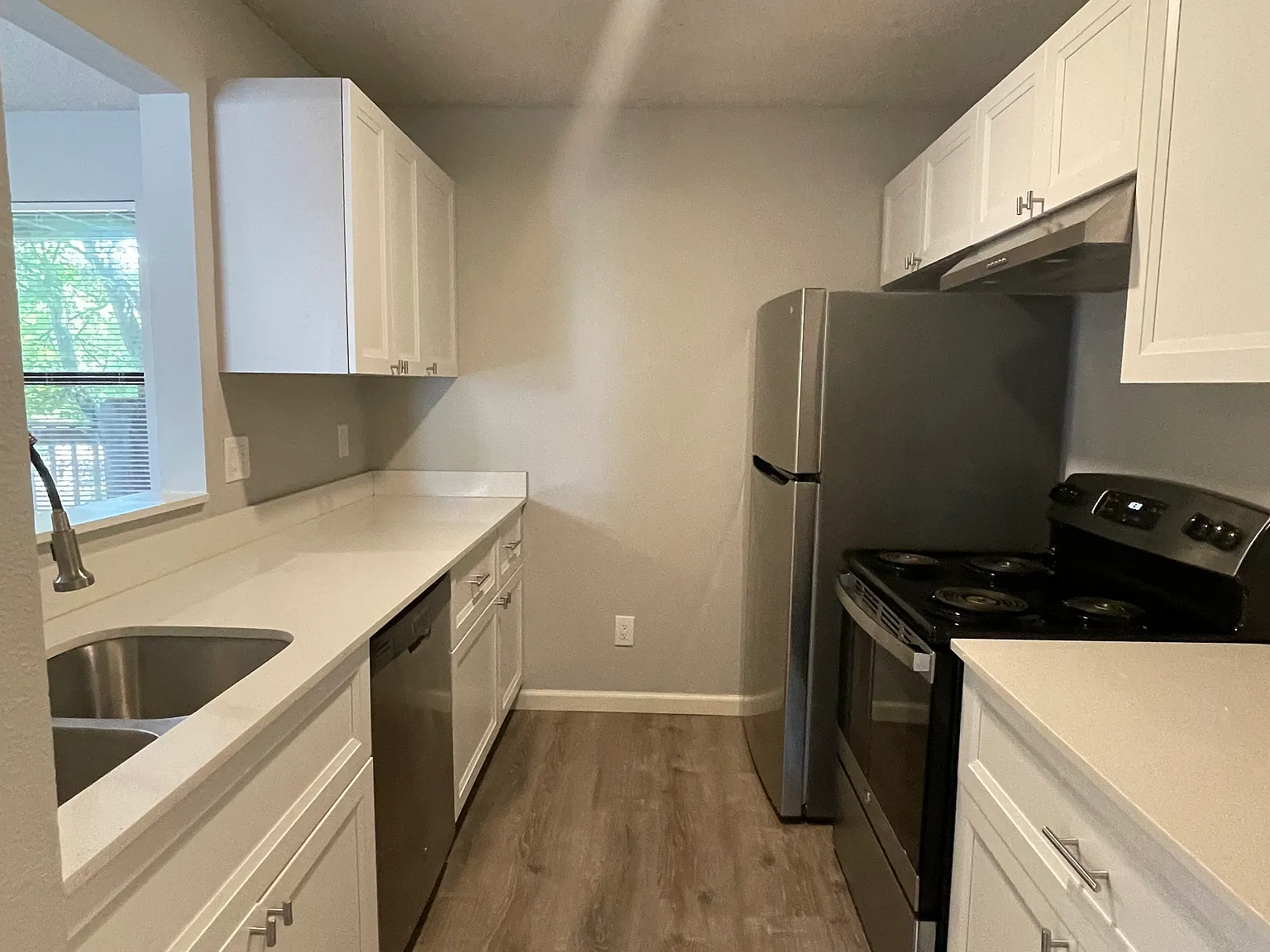 3 bed, 1050 sqft, $1,500 — Photo 4