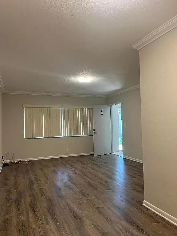 2 bed, 1.5 bath, 826 sqft, $1,700 — Photo 4