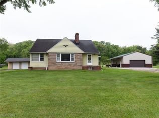 12209 Tinkers Creek Rd, Valley View, OH 44125