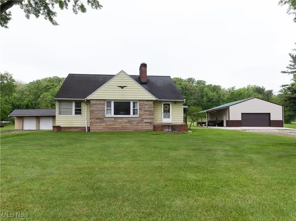 12209 Tinkers Creek Rd, Valley View, OH 44125