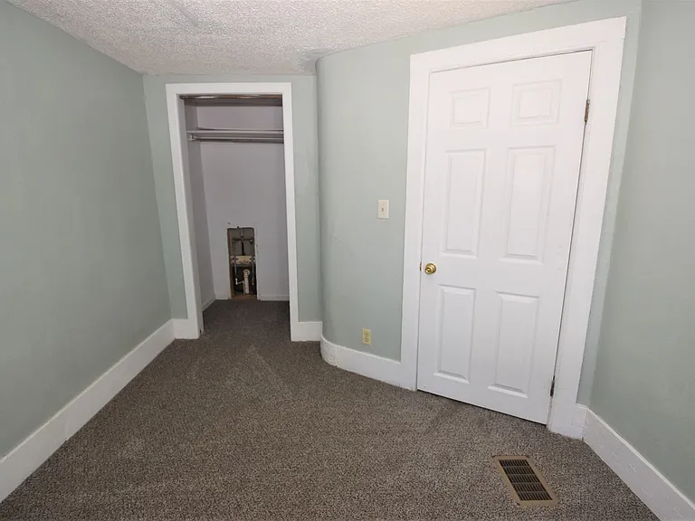 1327 Corby Blvd — Photo 22