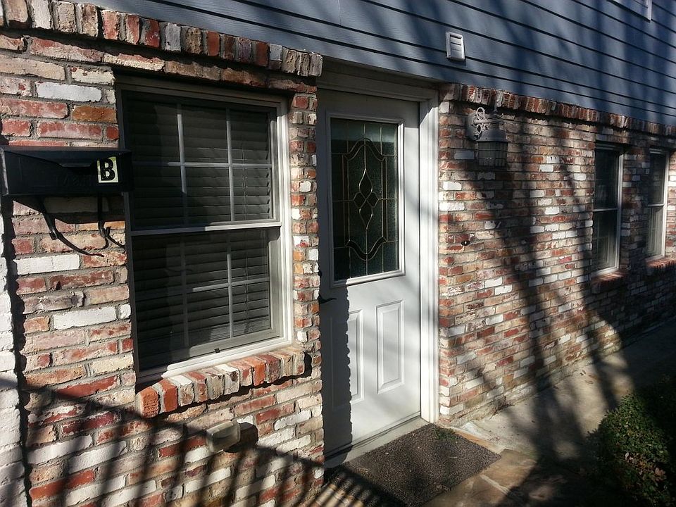 Entrance to apartment