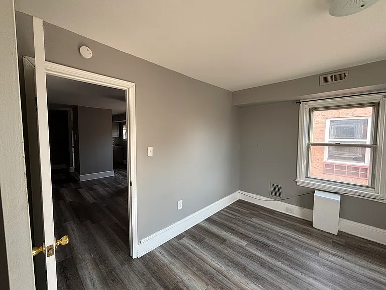 1540 N 15th St — Photo 12