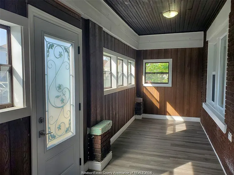 348 Caroline St — Photo 2