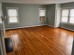 32 Pearl St, Mystic, CT 06355