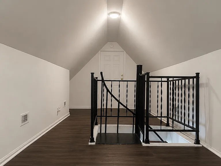 1609 Barry Rd — Photo 11