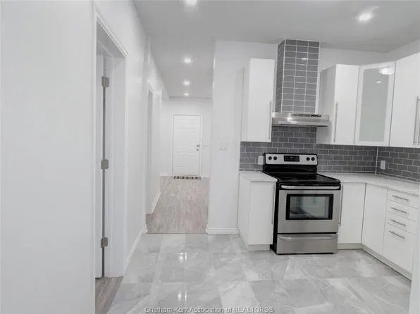 1716 Drouillard Rd, Windsor, ON N8Y 2S5