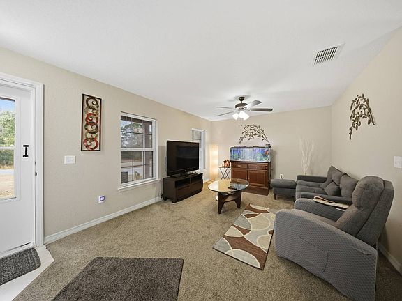 3rd image of 157 Spruce Rd