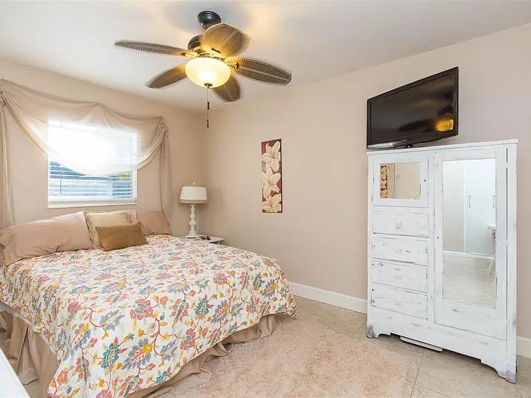 4206 W Wisconsin Ave — Photo 25