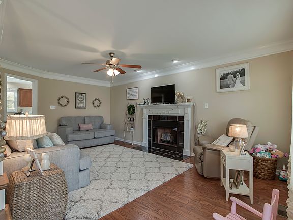 2nd image of 2708 Summertime Ln