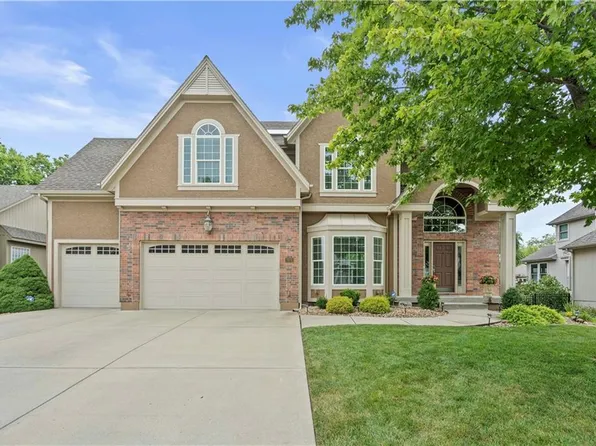 8909 N Farley Ave, Kansas City, MO 64157