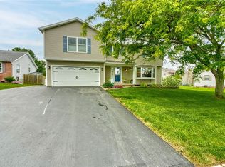 17 Fraser Dr, Hilton, NY 14468