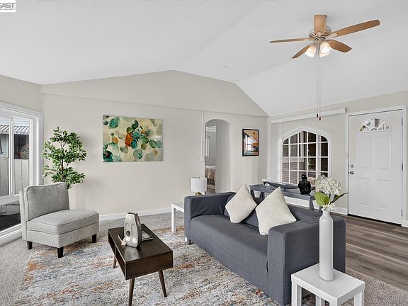 5th image of 18473 Apricot Way