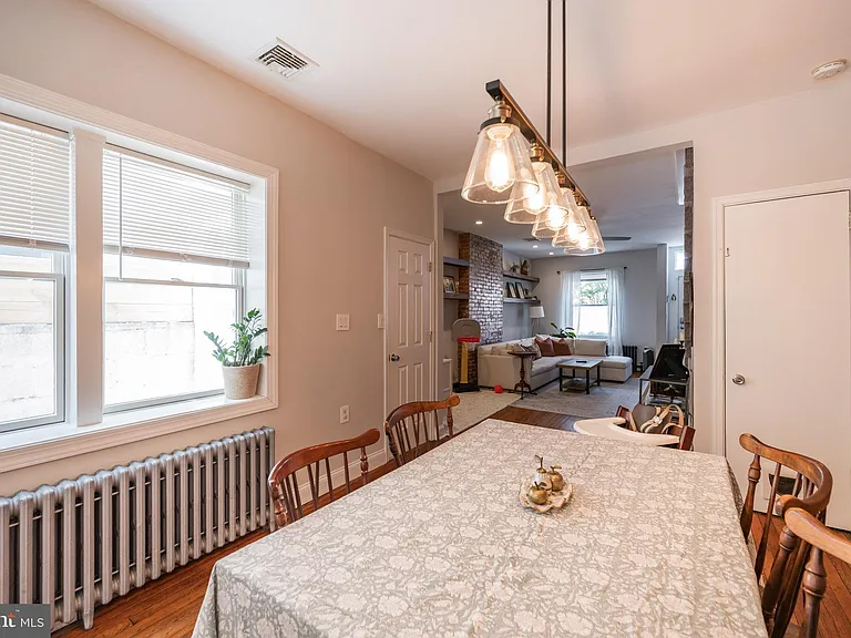 1011 S 24th St — Photo 10