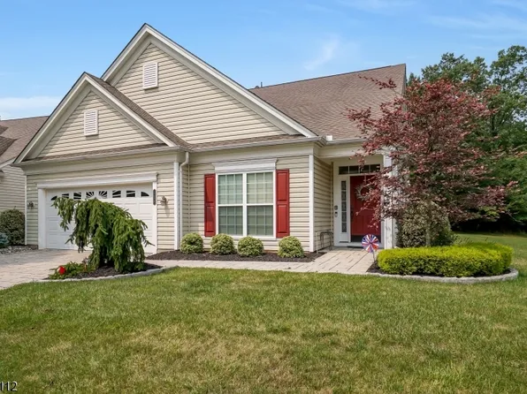 126 Stone Manor Dr, Franklin Twp., NJ 08873