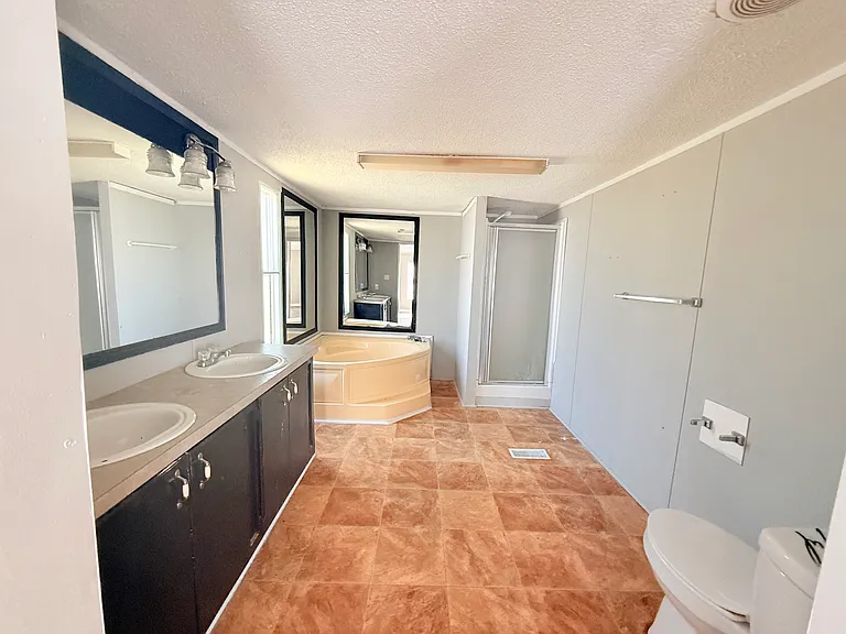 6021 Double R Cir — Photo 11