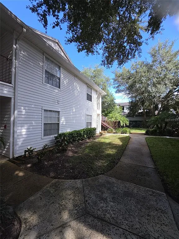 2 bed, 2.0 bath, 1067 sqft, $1,900 — Photo 4