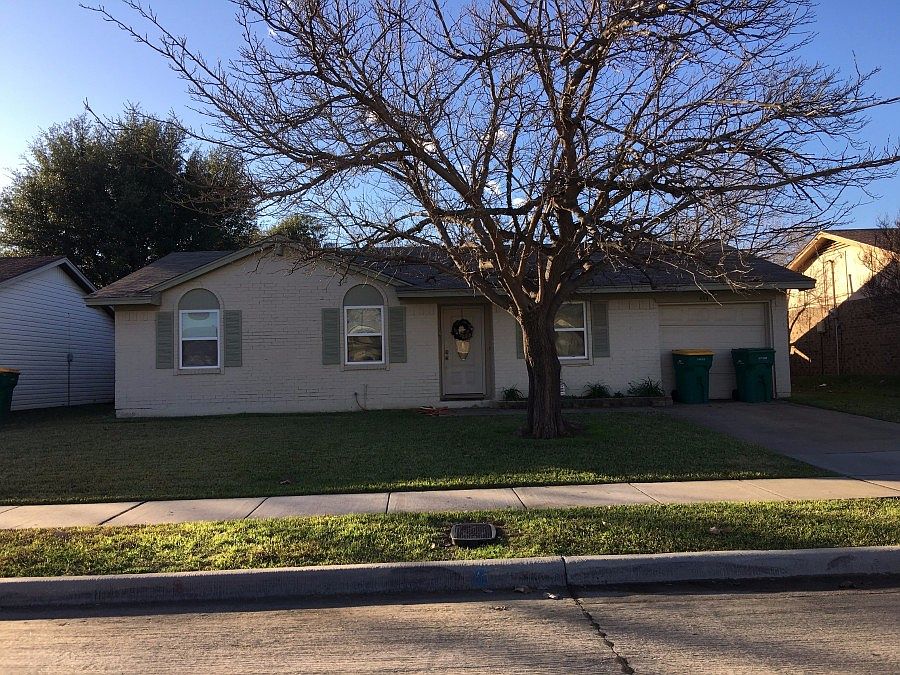 1st image of 444 Sweetbriar Dr