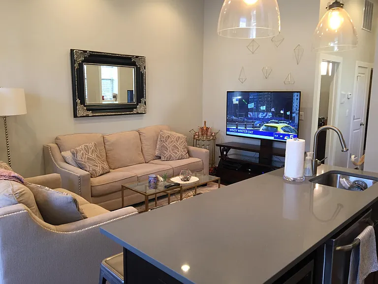 1641 N Paulina St #1R — Photo 7