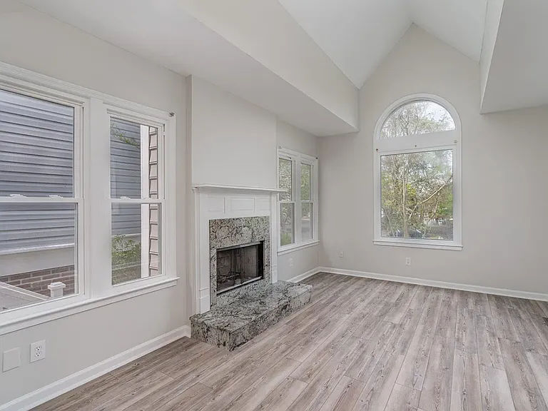 105 River Bluff Ct — Photo 4