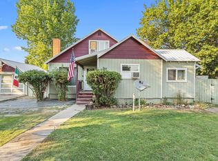 206 W Jenkins Ave, Chewelah, WA 99109