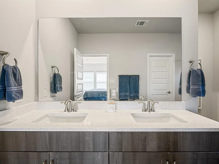10310 Mager Ln — Photo 18
