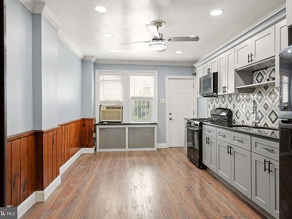 4th image of 318 Cherry St