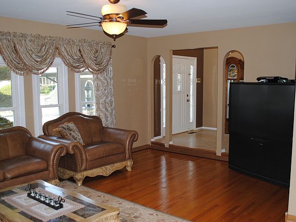 Beautiful living room! 