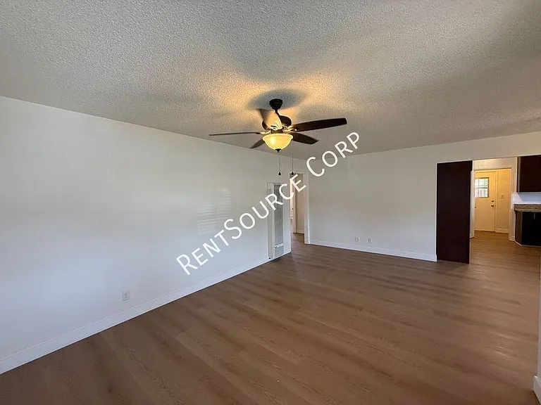 1149 W Avenue H11 — Photo 3