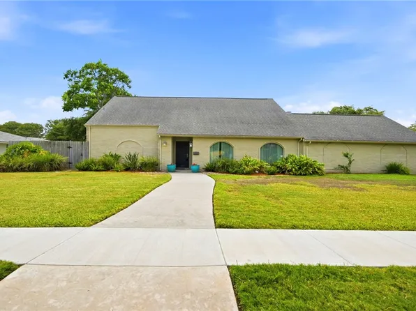 345 Cape Hatteras Dr, Corpus Christi, TX 78412