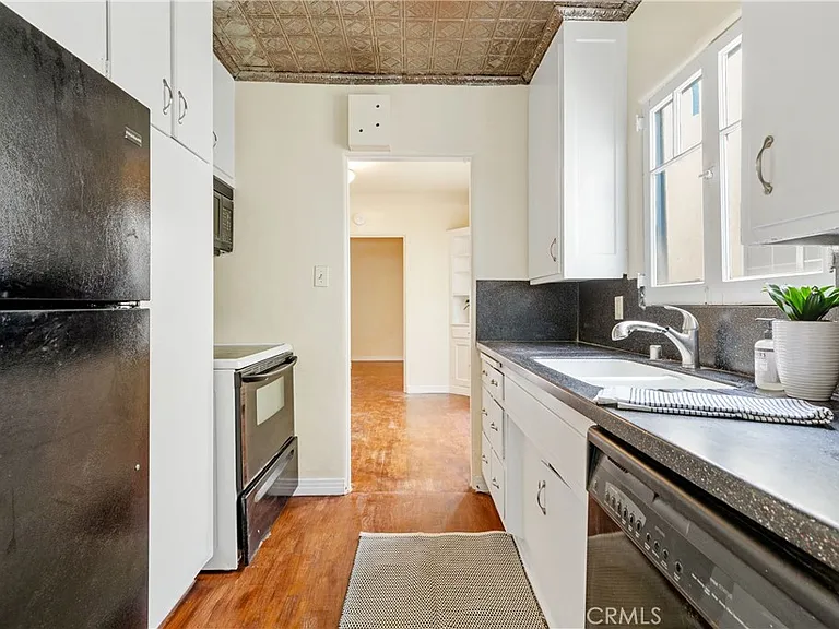 1506 Bayview Dr — Photo 8