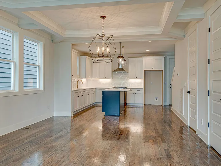 600B 45th Ave — Photo 3
