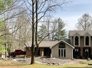 250 Covered Bridge Ln, Belleville, IL 62221