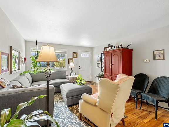 4th image of 1315 Rainier Rd