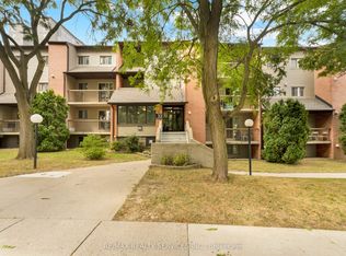 30 Hickory St E #103, Waterloo, ON N2J 4L4