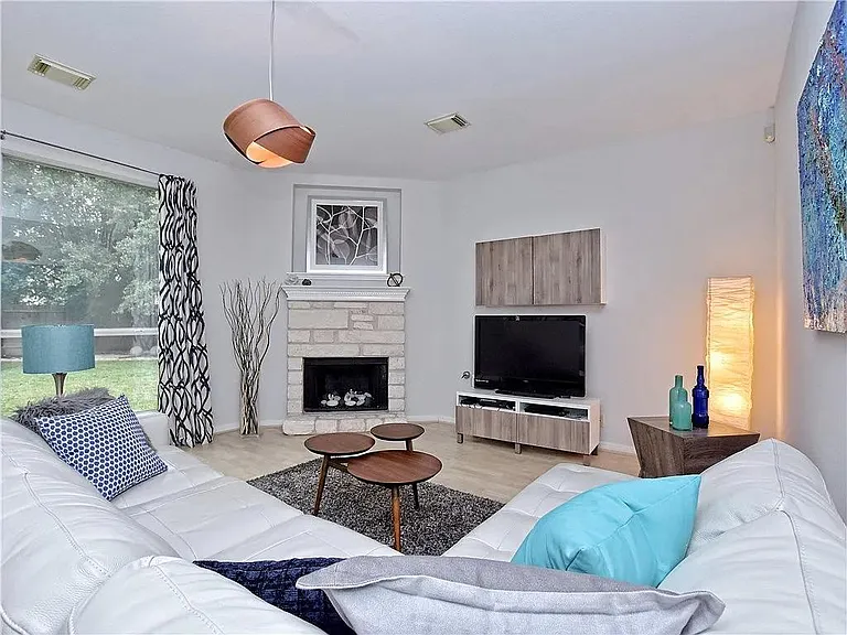 10213 Andora Dr — Photo 2