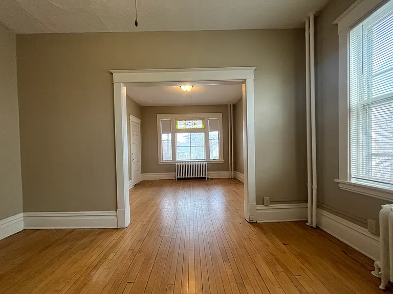 744 Simon Ave — Photo 5