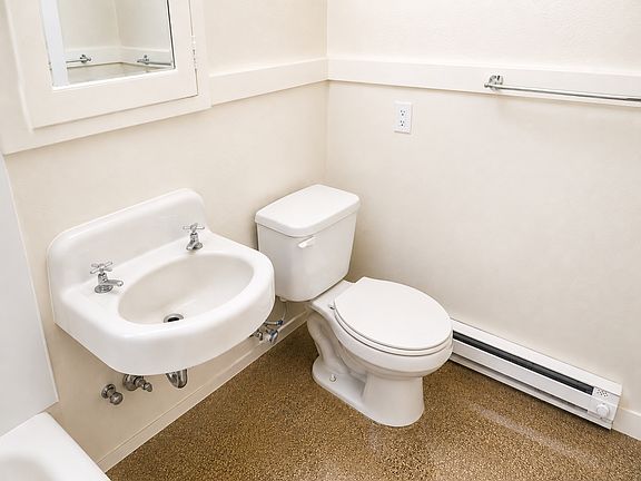 4th image of 616 E Thomas St APT 304
