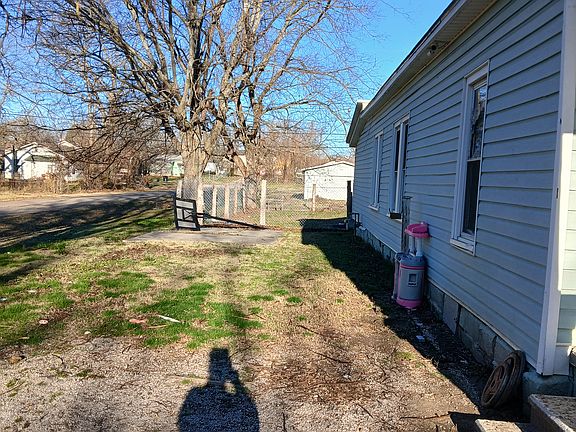 2nd image of 623 S Gulf St