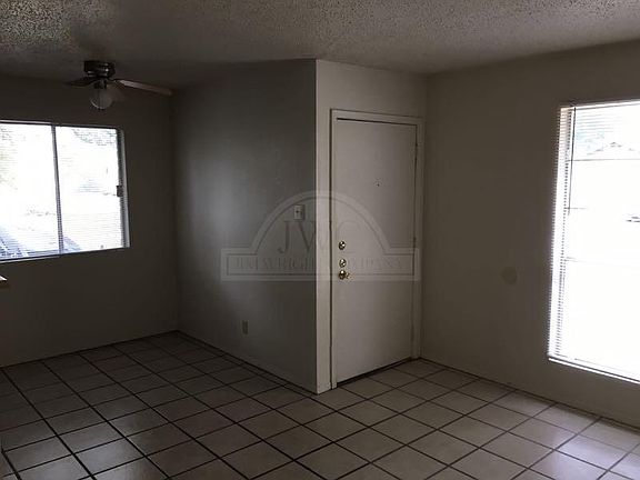 2nd image of 2107 Robert E Lee Dr APT B