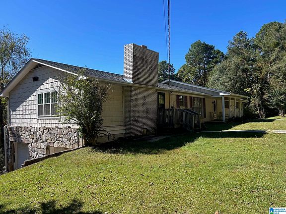 3rd image of 3020 Brentwood Dr