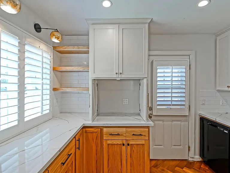 2621 Mathews Ave — Photo 15