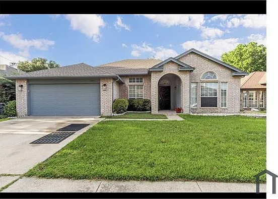 2315 Brisbane Dr — Photo 2