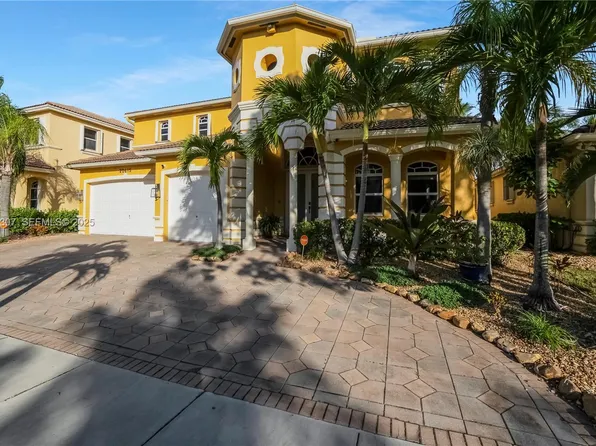 20615 SW 89th Ave, Cutler Bay, FL 33189