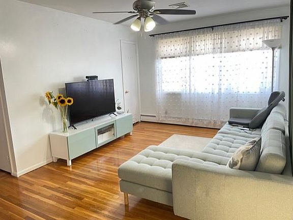 2nd image of 479 Amherst Ave Floor 2