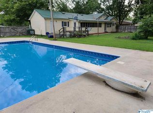 322 E Pike Rd, Falkville, AL 35622