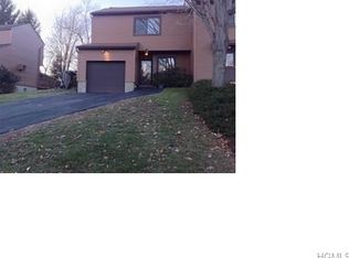 36 Hilltop Cir, Fishkill, NY