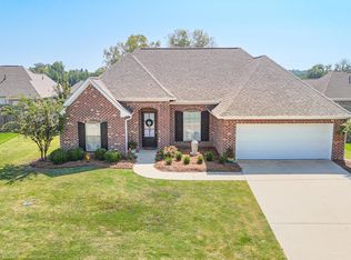 183 Rhodes Ln, Canton, MS 39046
