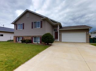 2903 Bandel Dr NW, Rochester, MN 55901