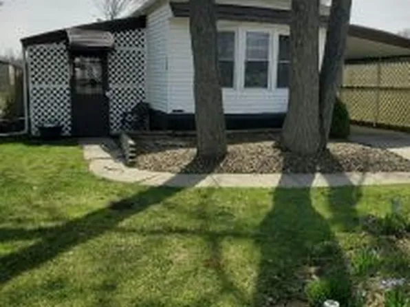 124 Birchbark Dr, Elyria, OH 44035